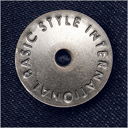 メタル調のボタンデザイン