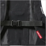 ストレッチ素材でフィット