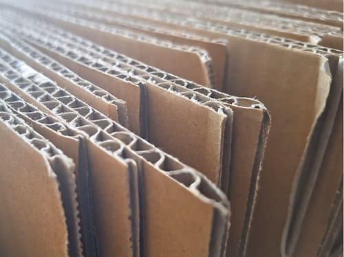 ダンボール