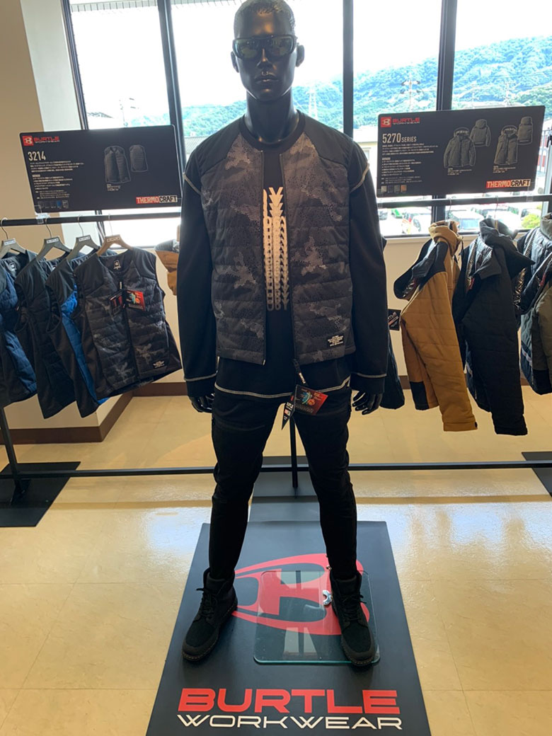 バートル3214軽防寒ベスト（カモフラブラック）全体